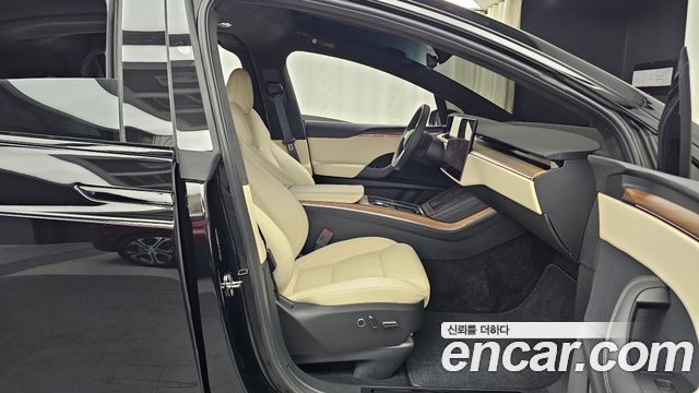 Tesla Model X 2026 — photo 16