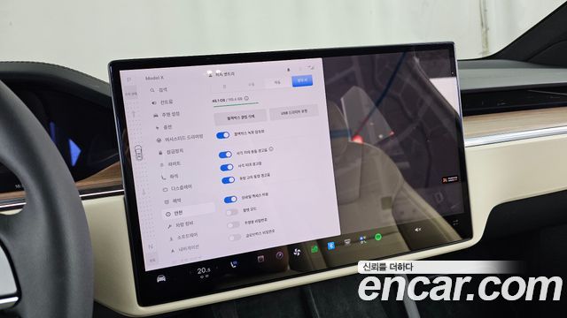 Tesla Model X 2026 — photo 37