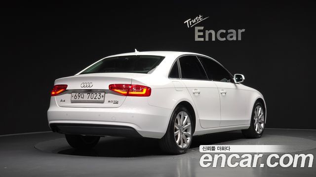 Audi A4 2013 — photo 2