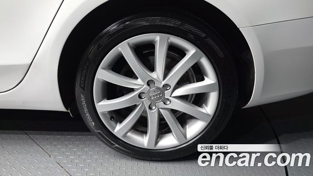 Audi A4 2013 — photo 5