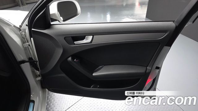 Audi A4 2013 — photo 14