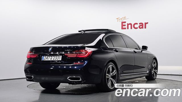 BMW 7-Series 2019 — photo 2