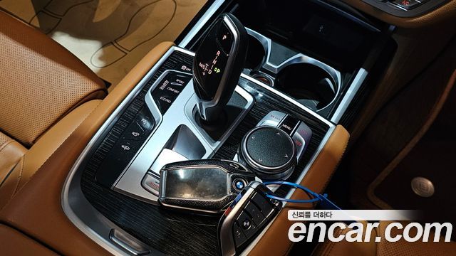 BMW 7-Series 2019 — photo 9