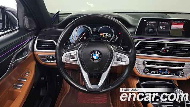 BMW 7-Series 2019 — photo 12