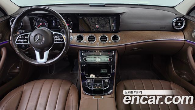 Mercedes-Benz E-Class 2019 — photo 10