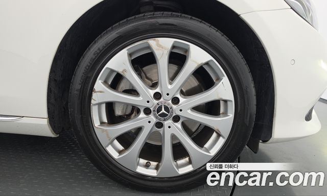 Mercedes-Benz E-Class 2019 — photo 7