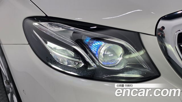 Mercedes-Benz E-Class 2019 — photo 8