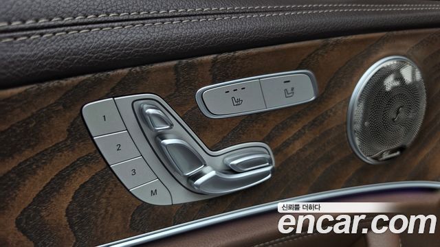 Mercedes-Benz E-Class 2019 — photo 32