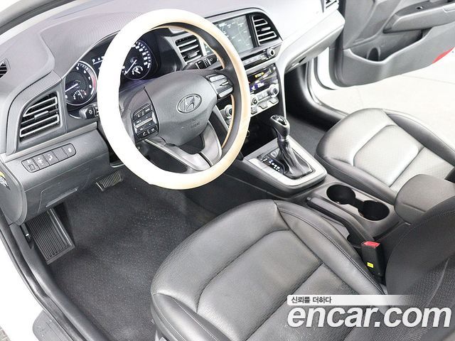 Hyundai AVANTE 2019 — photo 5