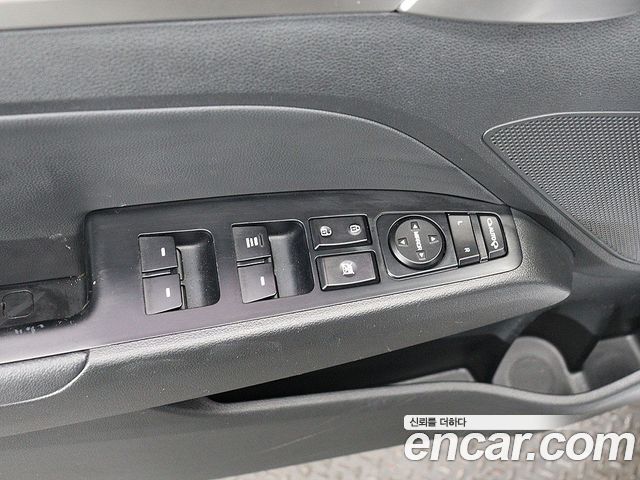 Hyundai AVANTE 2019 — photo 17