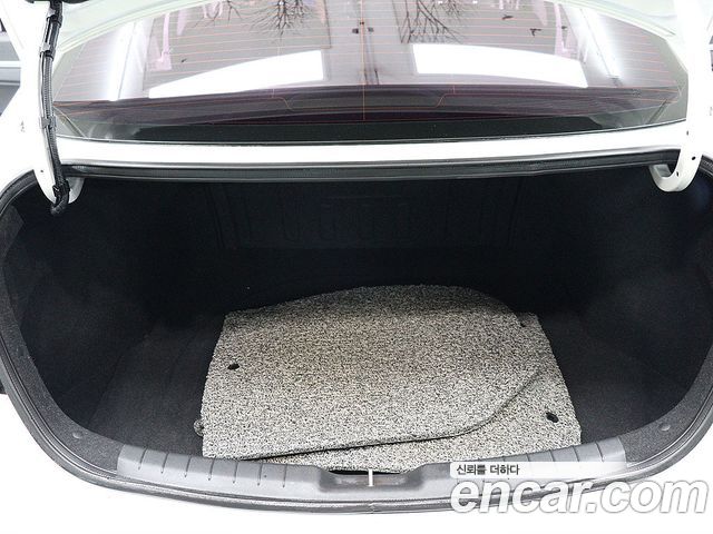 Hyundai AVANTE 2019 — photo 18