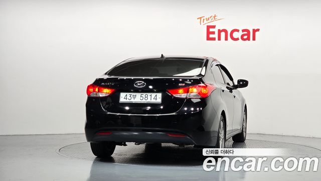 Hyundai AVANTE 2013 — photo 4