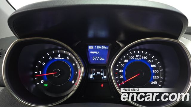 Hyundai AVANTE 2013 — photo 8