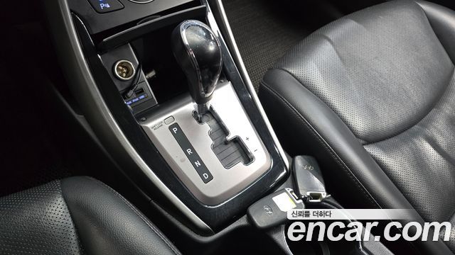 Hyundai AVANTE 2013 — photo 9