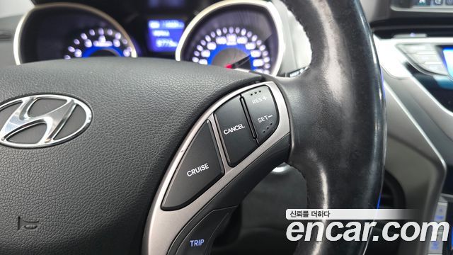 Hyundai AVANTE 2013 — photo 16