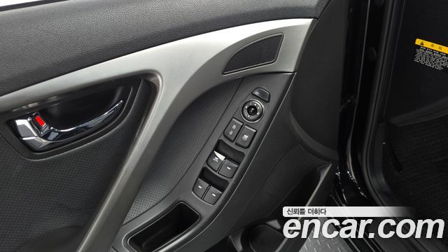 Hyundai AVANTE 2013 — photo 18