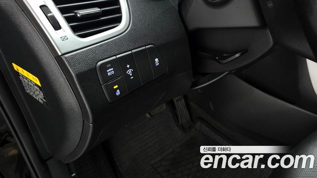Hyundai AVANTE 2013 — photo 19