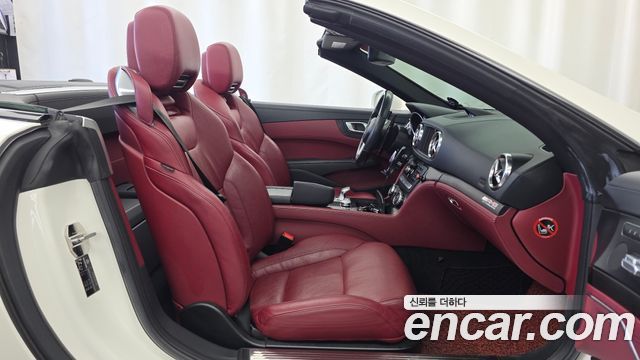 Mercedes-Benz SL-Class 2016 — photo 11