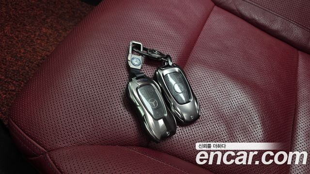 Mercedes-Benz SL-Class 2016 — photo 17