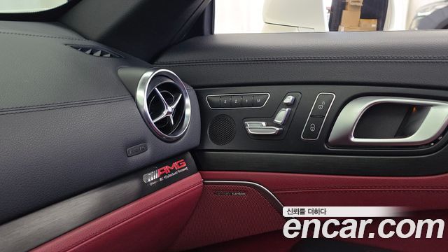 Mercedes-Benz SL-Class 2016 — photo 19