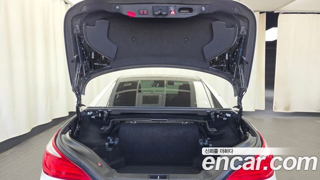 Mercedes-Benz SL-Class 2016 — photo 20