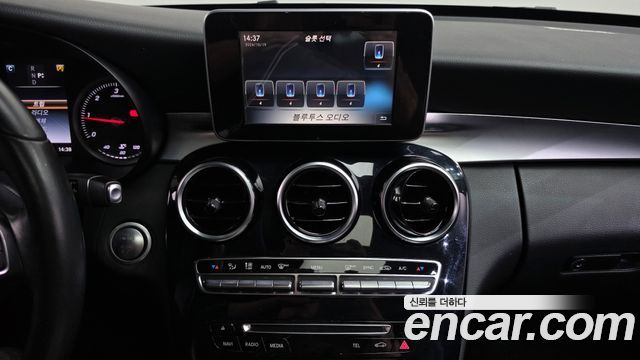 Mercedes-Benz C-Class 2016 — photo 14
