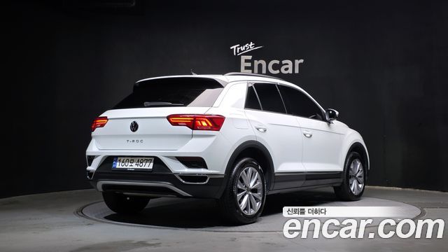 Volkswagen T-Roc 2021 — photo 2