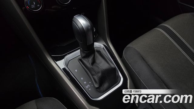 Volkswagen T-Roc 2021 — photo 12