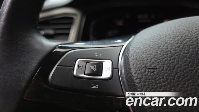 Volkswagen T-Roc 2021 — photo 25