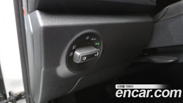 Volkswagen T-Roc 2021 — photo 26