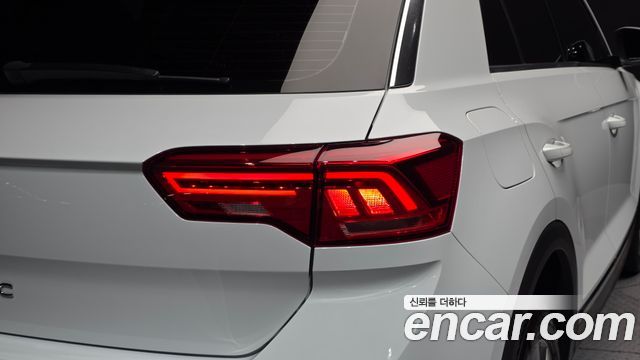 Volkswagen T-Roc 2021 — photo 9