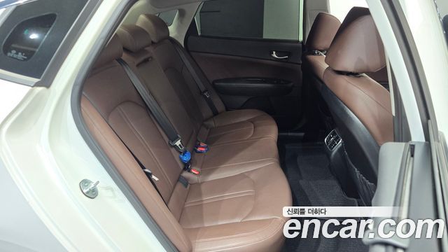 Kia K5 2016 — photo 15