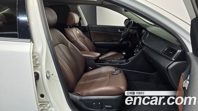 Kia K5 2016 — photo 14