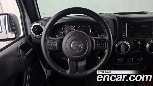 Jeep Wrangler 2015 — photo 13
