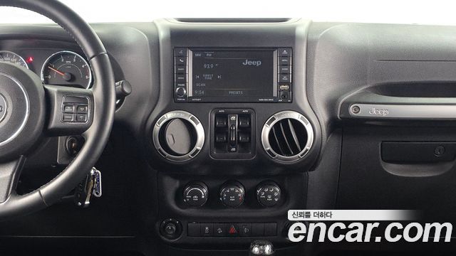 Jeep Wrangler 2015 — photo 14