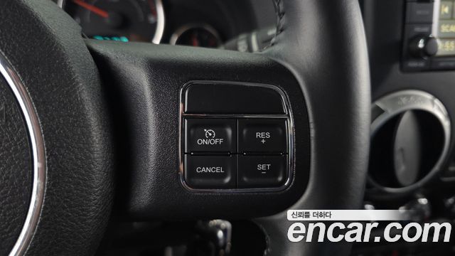 Jeep Wrangler 2015 — photo 18