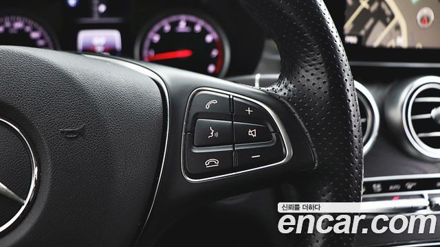 Mercedes-Benz GLC-Class 2019 — photo 8