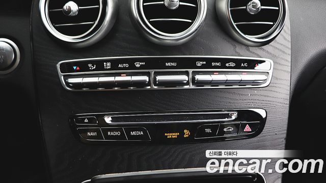 Mercedes-Benz GLC-Class 2019 — photo 11