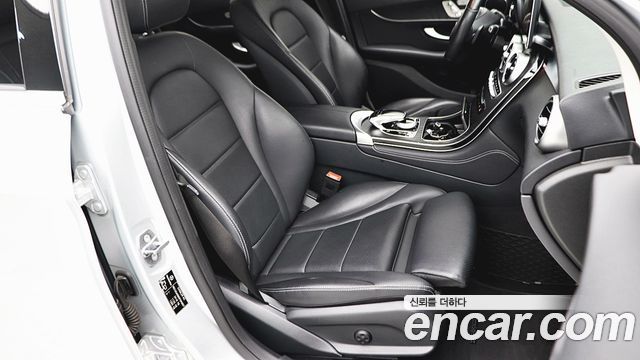 Mercedes-Benz GLC-Class 2019 — photo 17