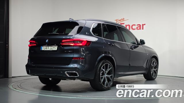 BMW X5 2022 — photo 2