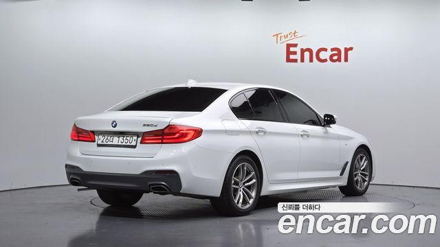 BMW 5-Series 2017 — photo 2