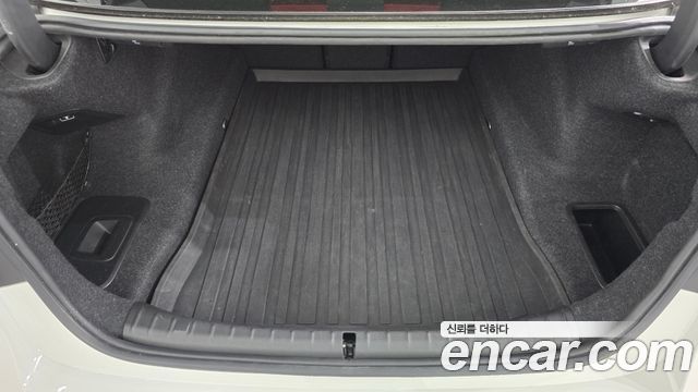 BMW 5-Series 2017 — photo 22