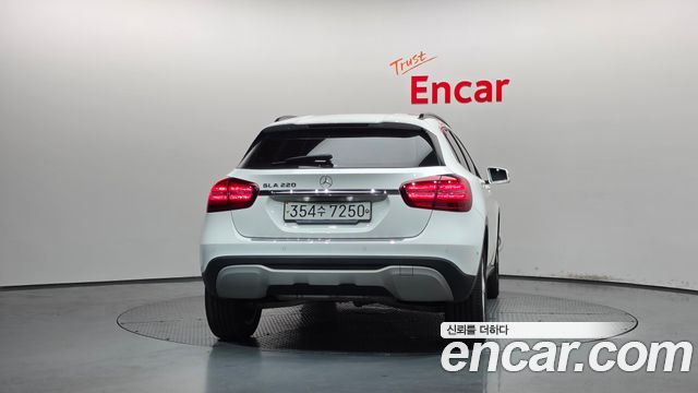 Mercedes-Benz GLA-Class 2019 — photo 4