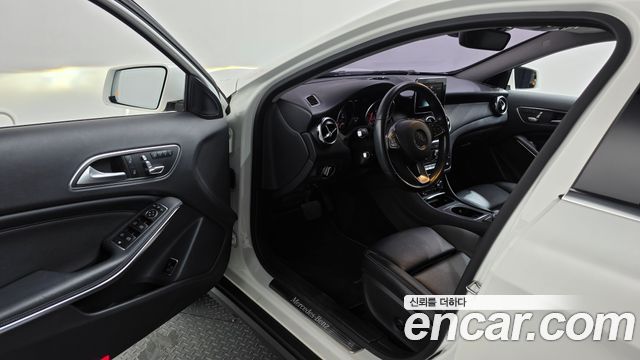 Mercedes-Benz GLA-Class 2019 — photo 13