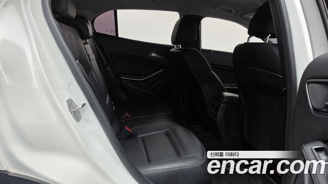 Mercedes-Benz GLA-Class 2019 — photo 17