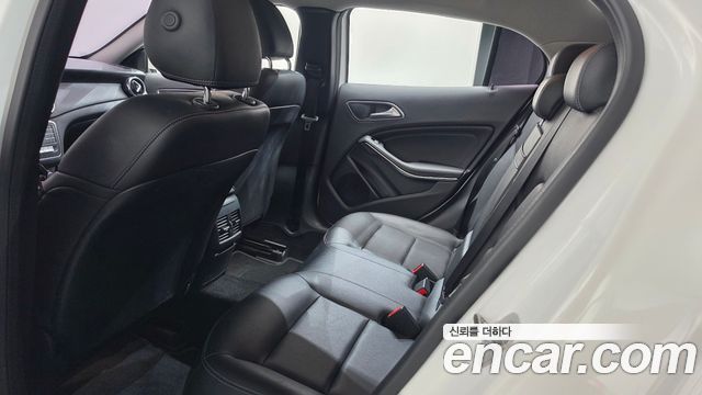 Mercedes-Benz GLA-Class 2019 — photo 24