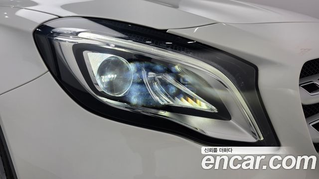 Mercedes-Benz GLA-Class 2019 — photo 8