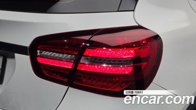 Mercedes-Benz GLA-Class 2019 — photo 9
