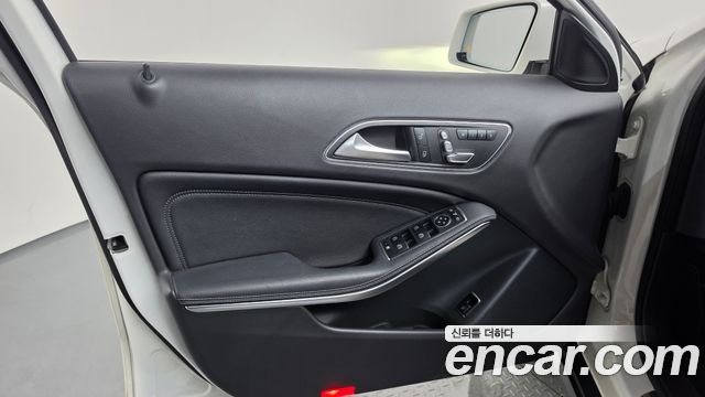 Mercedes-Benz GLA-Class 2019 — photo 14