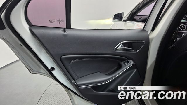 Mercedes-Benz GLA-Class 2019 — photo 15